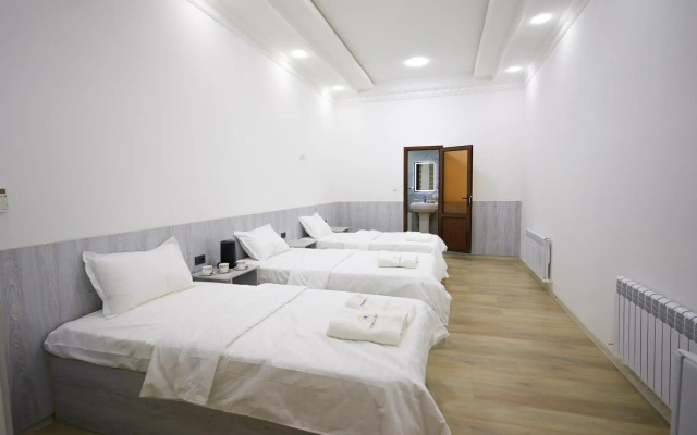 Chehran Hotel (Чехран)