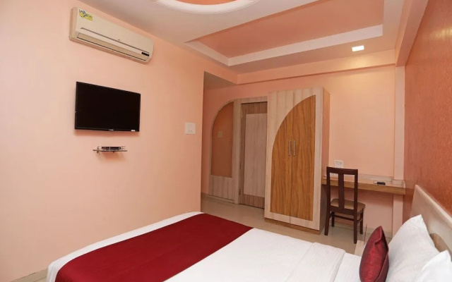 OYO 6401 The Neelam Executive