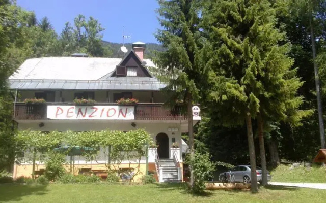 Guest House Slovenija Avto