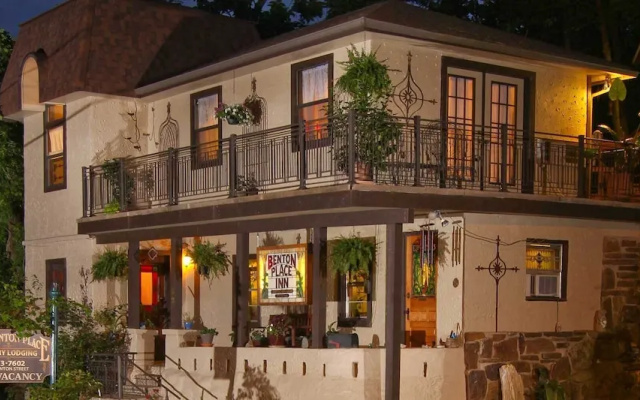 Benton Place Inn
