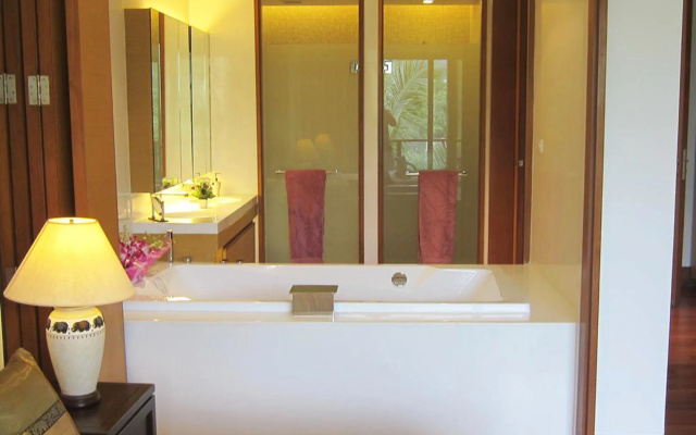 The Pearl of Naithon