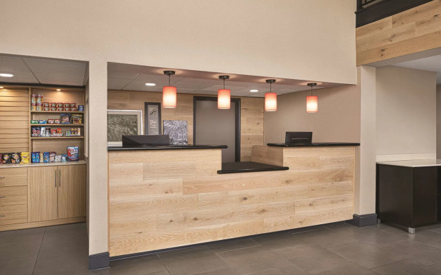 Country Inn & Suites by Radisson, Dunn I-95