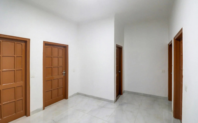 OYO Flagship 82548 Lakra Residency