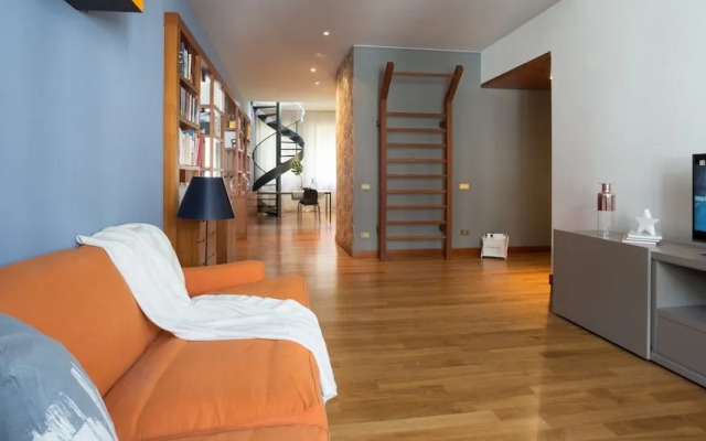 Hintown San Babila House