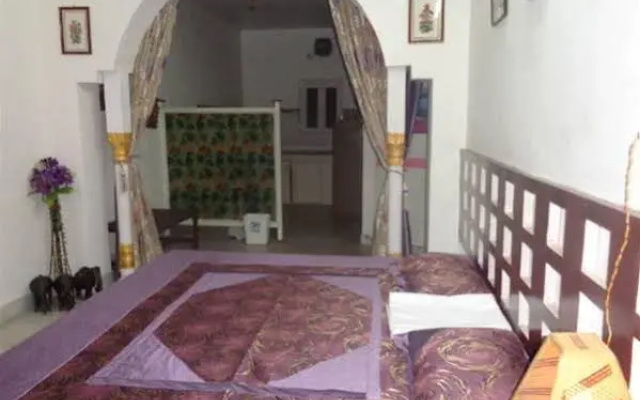 Sri Radha Krishna Kunj