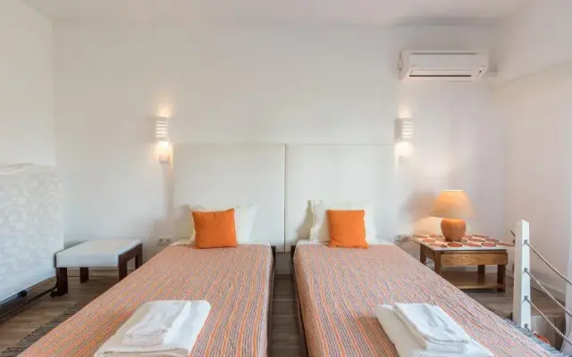 LovelyStay - Green Oasis Villa