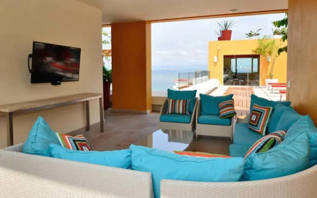 Condo V177 303