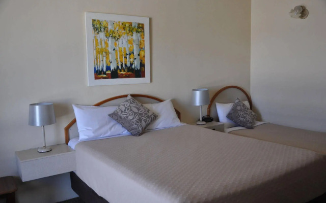 Longreach Motor Inn