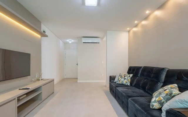 Apt w/ Gourmet Balcony 450m From Beach Reb0802