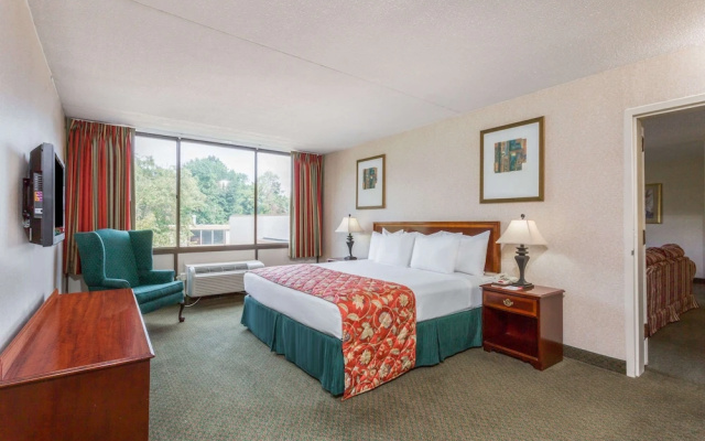 Ramada Triangle/Quantico