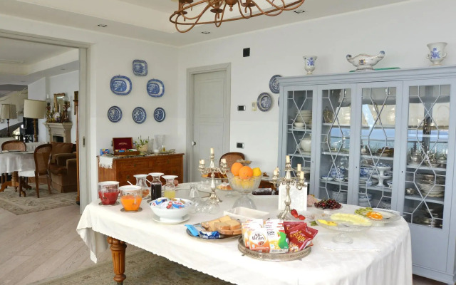 Mon Repos Luxury Suites