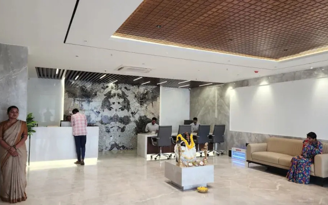 Hotel Tulips Grand