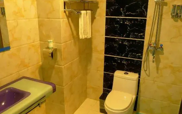 Ding Good Hotel Ruili