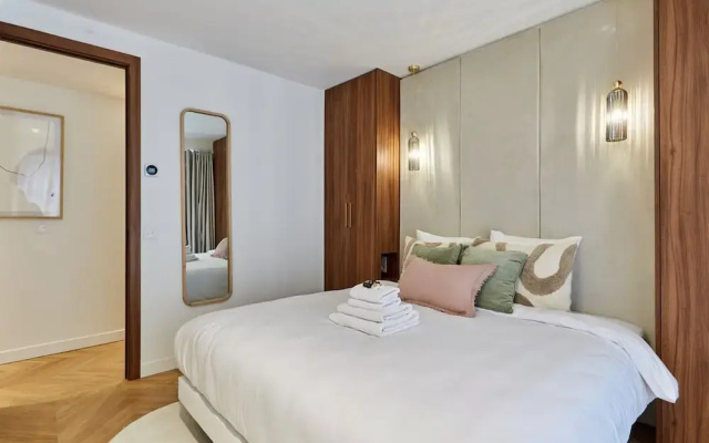 Magnificent Apartment With AC - Center of Paris