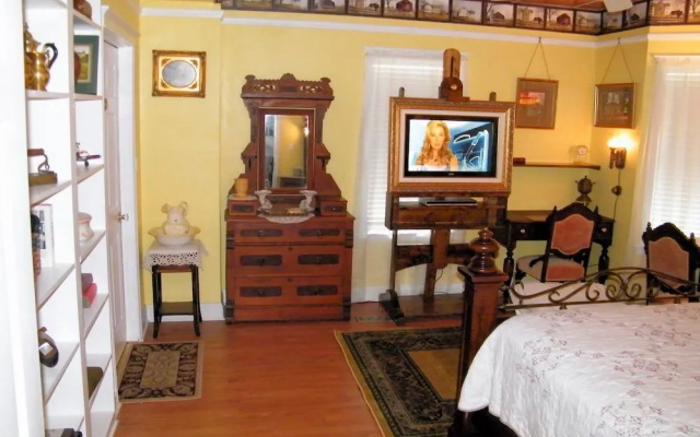 Book Nook Inn