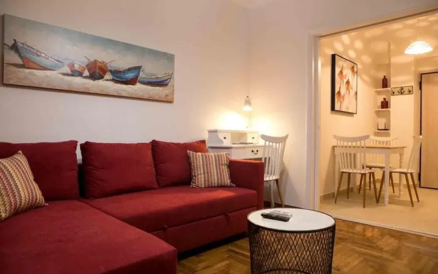 Best House Kolxidos Ampelokipoi Metro Athens