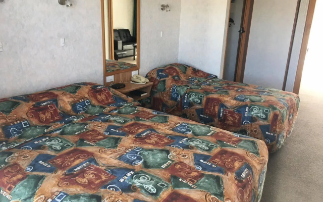 Parklands Motel