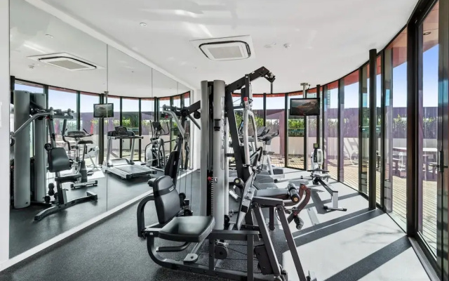 Stylish 2-bed Apartment Near MCG