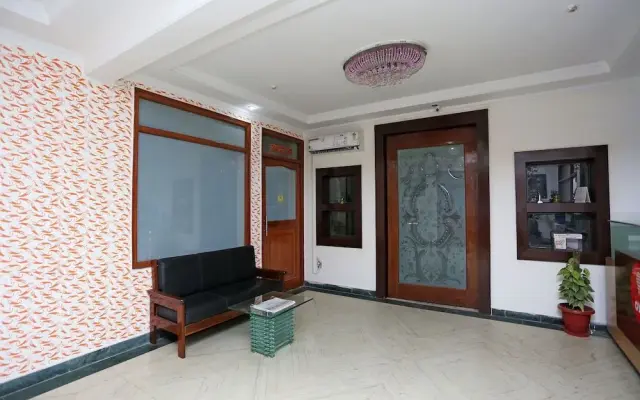 OYO 14100 Hotel D Meridien
