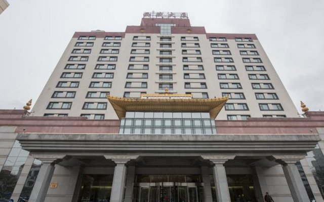 Отель Beijing Tibet Hotel Китай, Пекин - отзывы, цены и фото номеров - забронировать отель Beijing Tibet Hotel онлайн вид на фасад