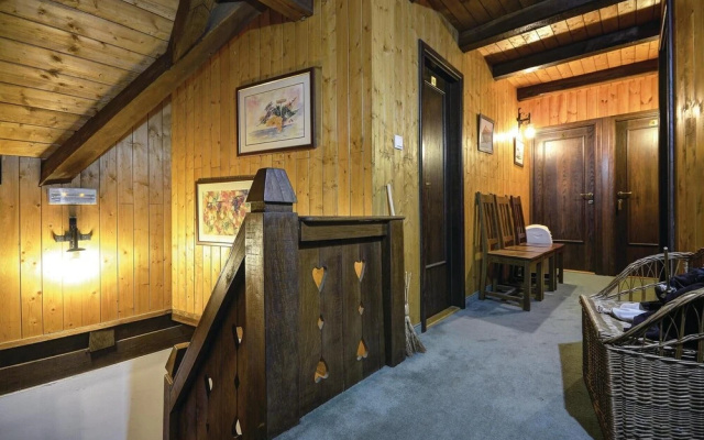 Awesome Home in Jastrebarsko With 6 Bedrooms and Wifi