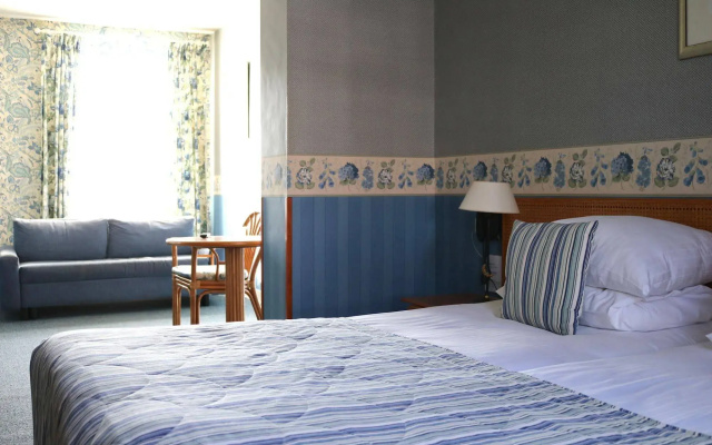 Saillant Hotel Brull