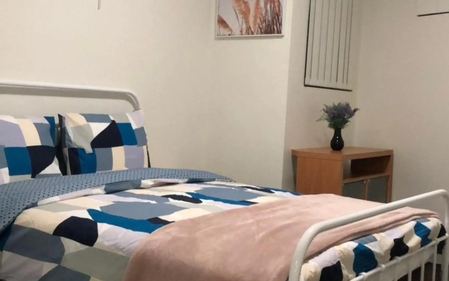 Modern Apartment in Liverpool CBD