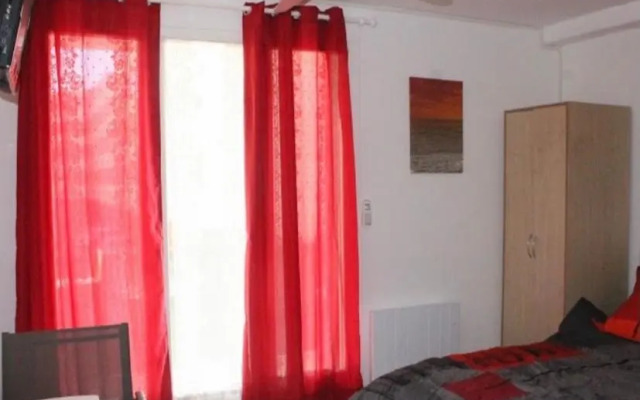 Agréable Studio, belle terrasse, Parking privé, 2 étoiles