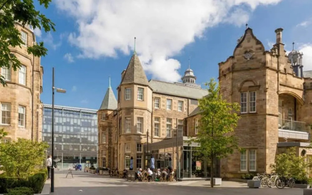 Luxury Apartment - Quartermile