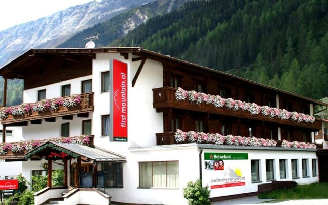 first mountain Hotel Ötztal in Langenfeld, Austria from 147$, photos, reviews - zenhotels.com hotel front