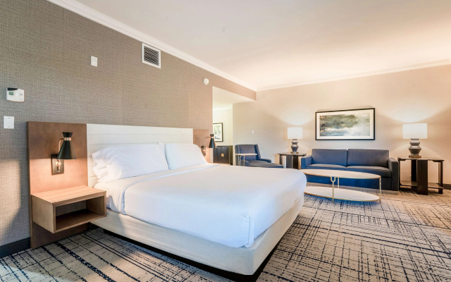 DoubleTree by Hilton South Charlotte Tyvola