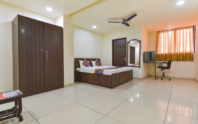 FabHotel Monark
