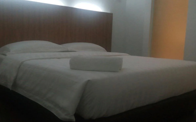 Place2Stay Gong Badak