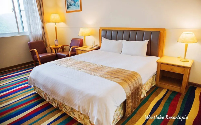 West Lake Resortopia
