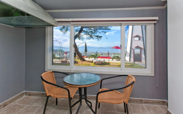 Naerimong Beach Pension