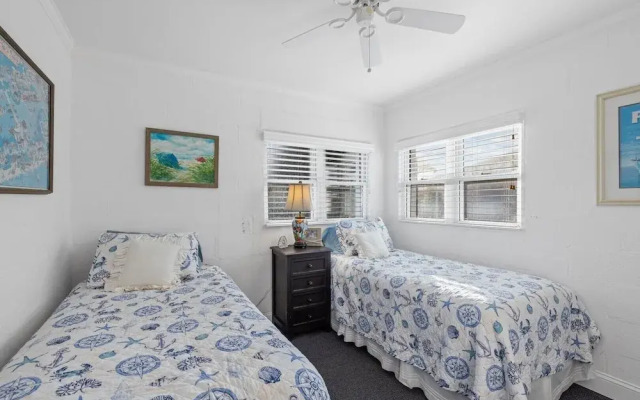 Salt Life 3 Bedroom Home by RedAwning