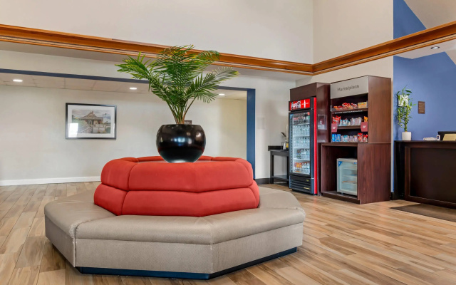 Comfort Suites St Charles - St Louis