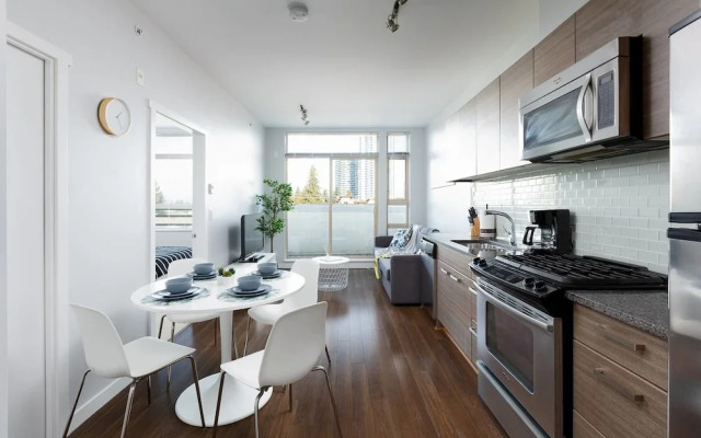 Surrey Center Cozy Condo