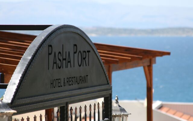 Pasha Port Hotel & Restaurant Чешме вид на фасад