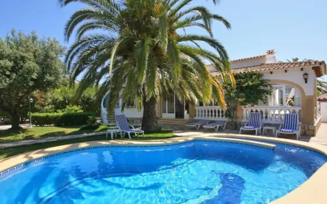 Villa Dolphin