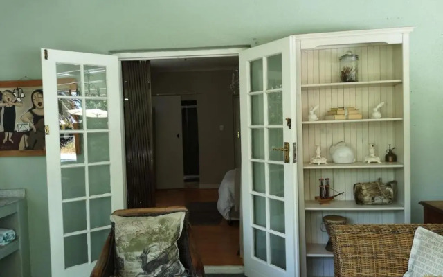 Almond Cottage Bed & Breakfast