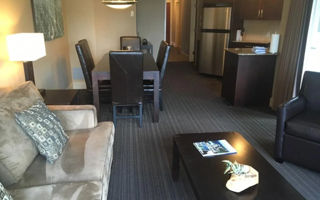 Creekside Suites @ Pacific Shores