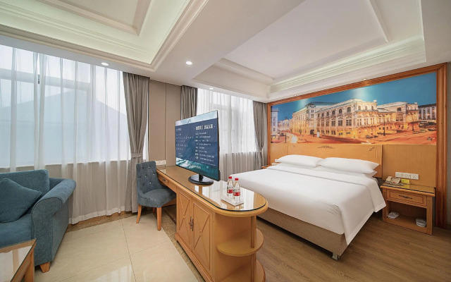 Vienna Hotel (Shenzhen Tianbao Road)