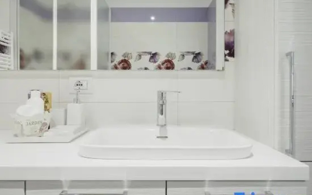 Top Clean Charming Apartment on the Darsena Navigli