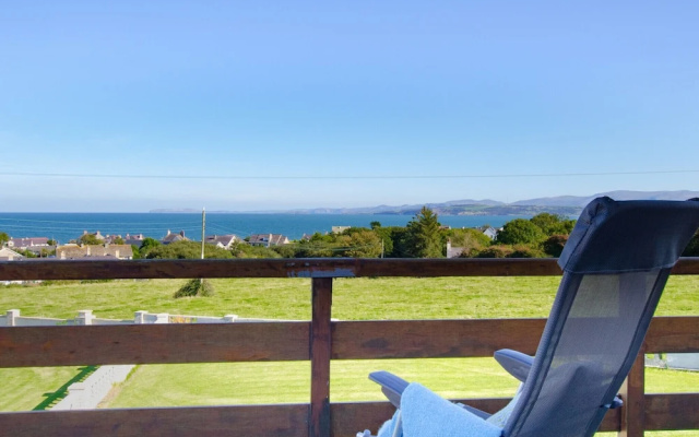 Modern Holiday Home in Moelfre Near Beach
