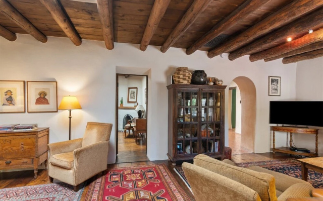 3BD Garcia Street Adobe