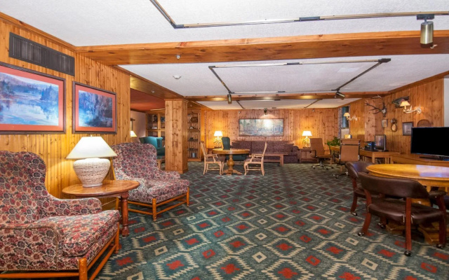 Cabot Lodge Millsaps