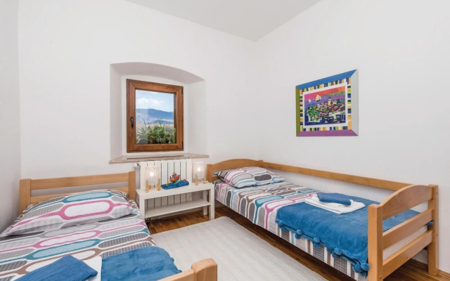 Nice Home in Jurdani With Wifi and 2 Bedrooms