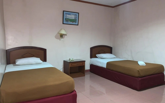 Hotel O Pondok Baruga 777 Near Sarewo Musik Studio Kendari