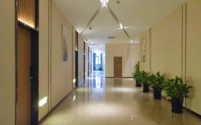 Yinghong Apartment Hotel (Shanghai Jinqiao international store)